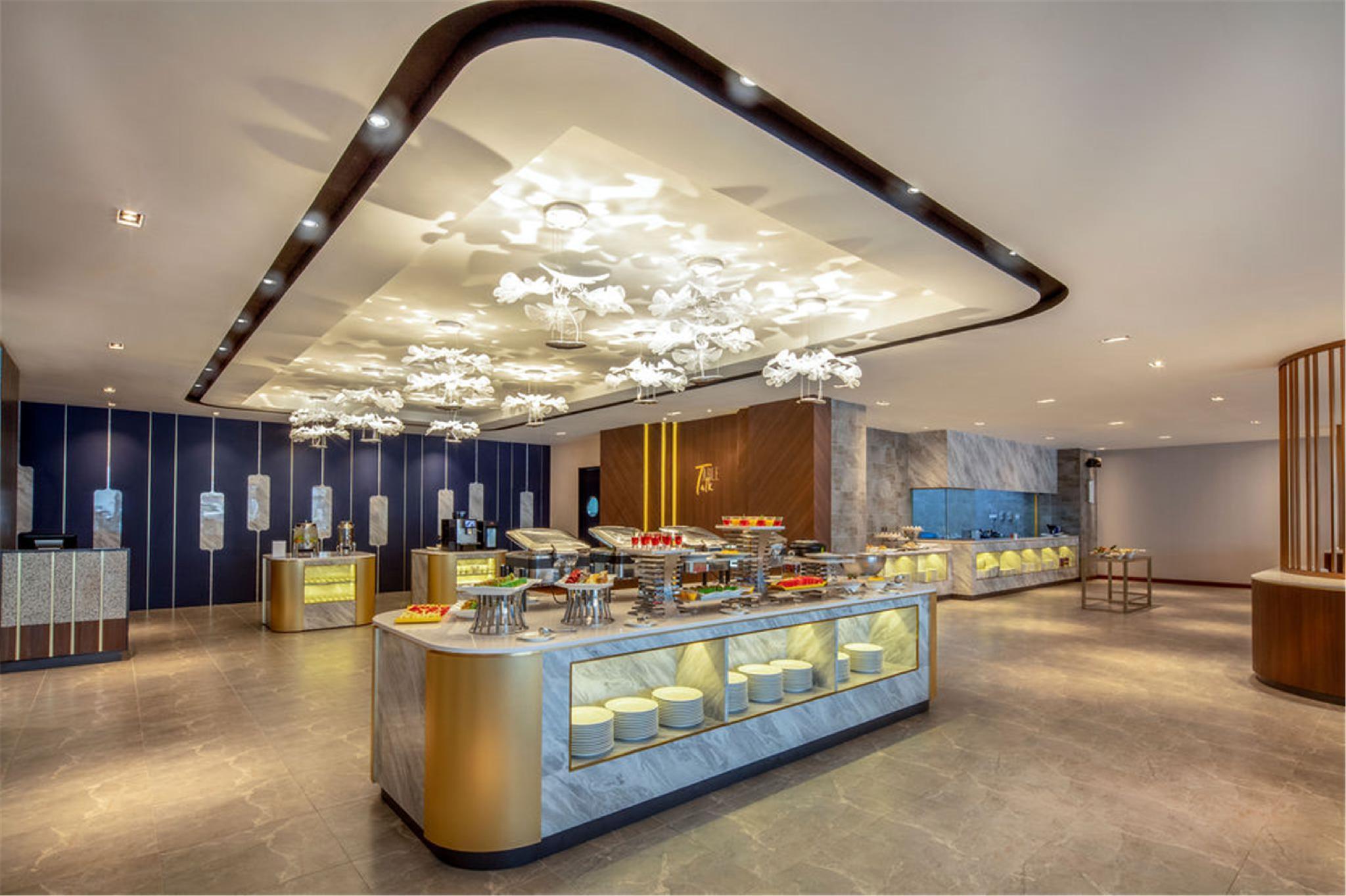 Dorsett Hartamas Kuala Lumpur Hotel Buitenkant foto The Royal Wing Business Lounge at Suvarnabhumi Airport